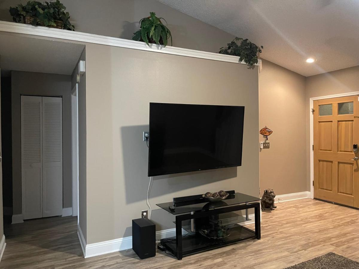 Cozy 3 Bedroom Home Close To Everything In Tampa! Extérieur photo