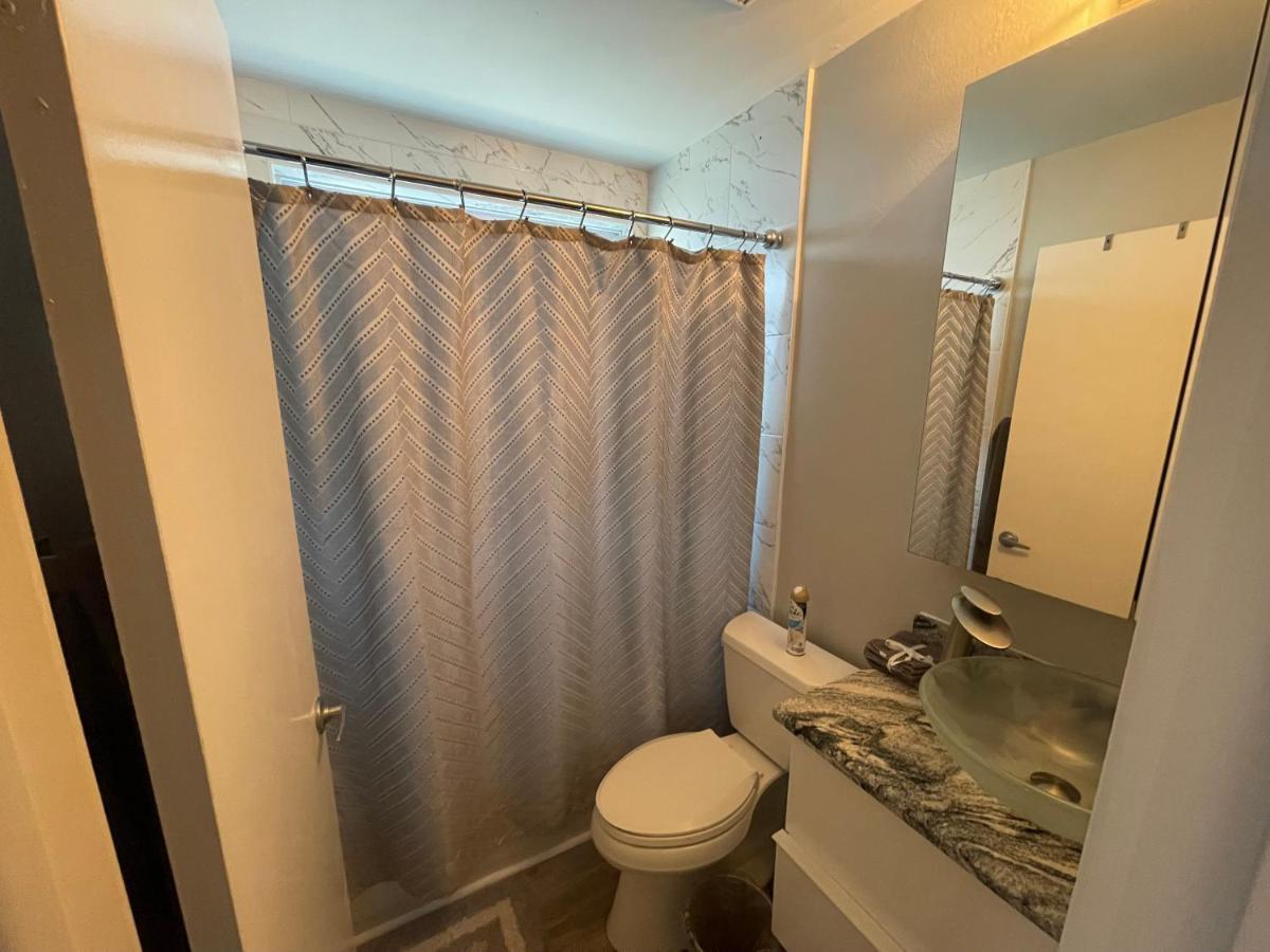 Cozy 3 Bedroom Home Close To Everything In Tampa! Extérieur photo