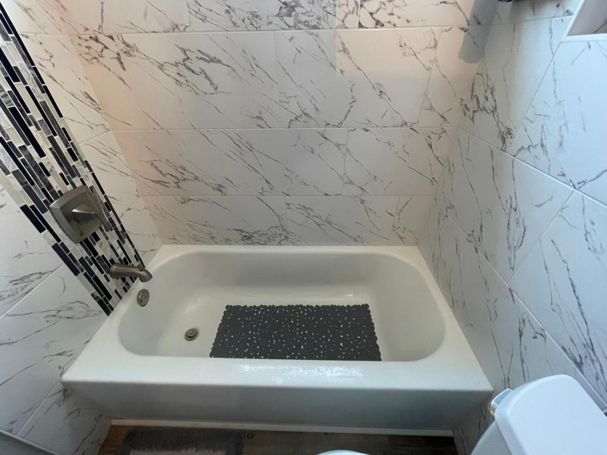 Cozy 3 Bedroom Home Close To Everything In Tampa! Extérieur photo